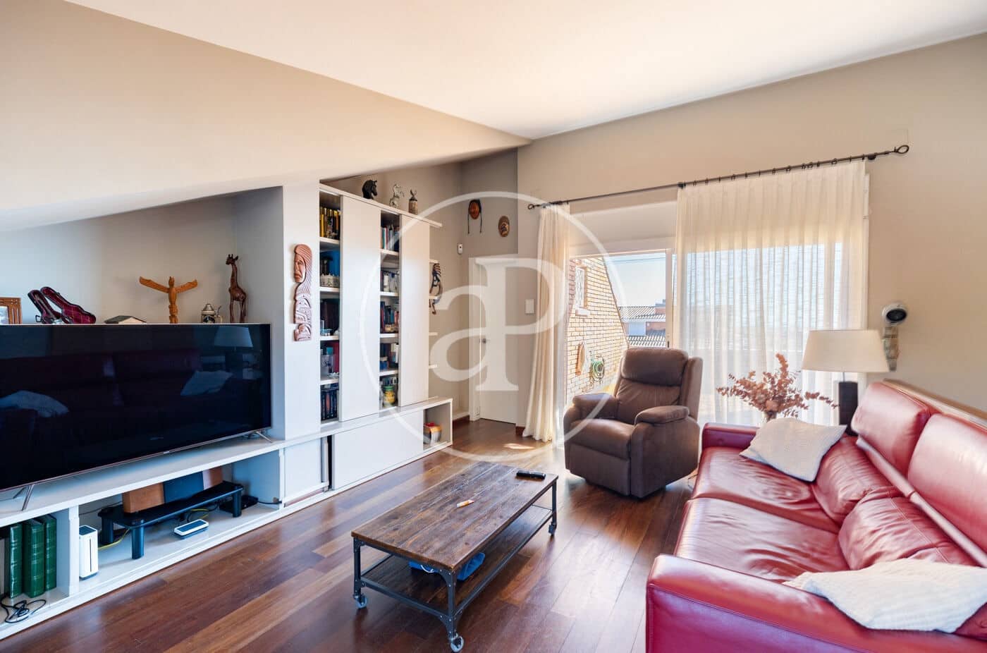 5 bedroom Villa for sale in Sant Feliu de Llobregat with garage - € 895,000 (Ref: 10109616)