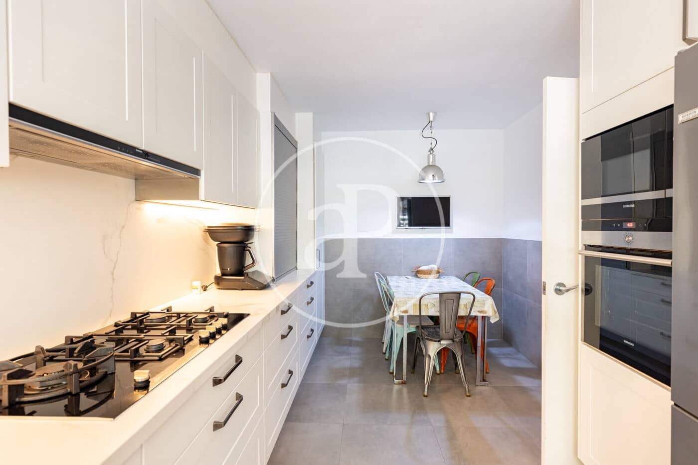 5 bedroom Villa for sale in Sant Feliu de Llobregat with garage - € 895,000 (Ref: 10109616)
