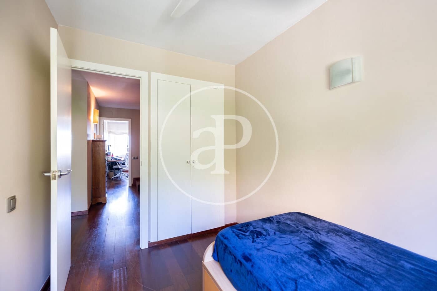 5 bedroom Villa for sale in Sant Feliu de Llobregat with garage - € 895,000 (Ref: 10109616)