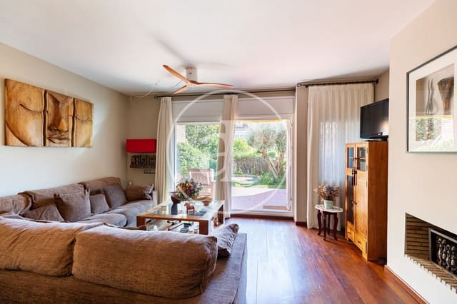 5 bedroom Villa for sale in Sant Feliu de Llobregat with garage - € 895,000 (Ref: 10109616)