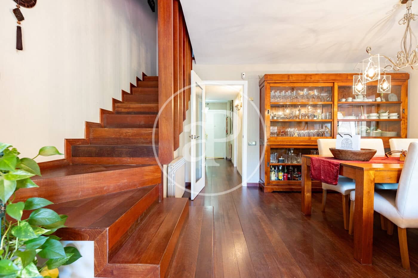 5 bedroom Villa for sale in Sant Feliu de Llobregat with garage - € 895,000 (Ref: 10109616)