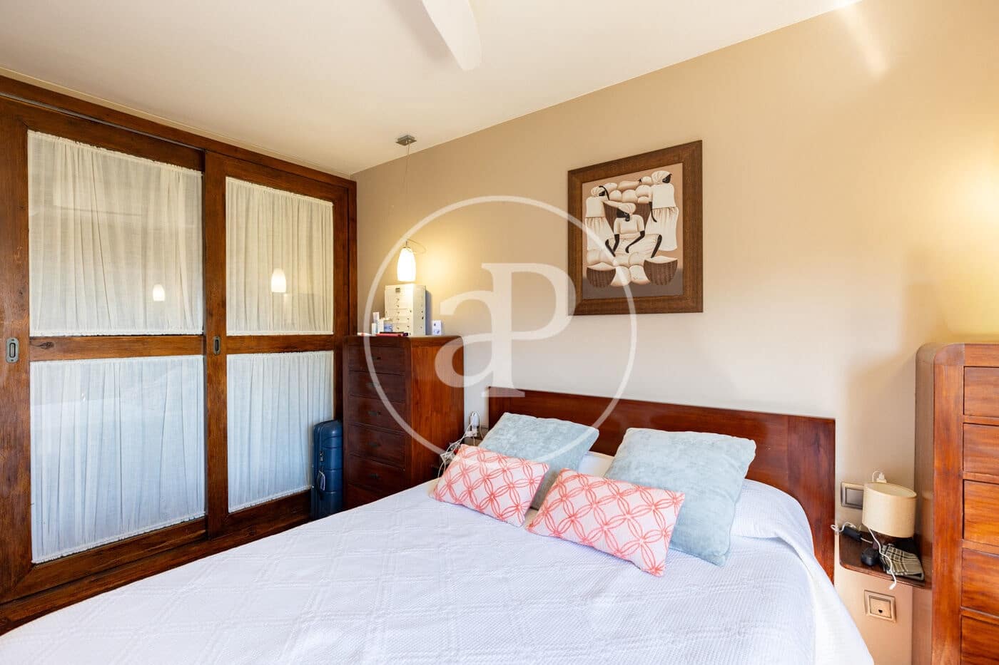 5 bedroom Villa for sale in Sant Feliu de Llobregat with garage - € 895,000 (Ref: 10109616)