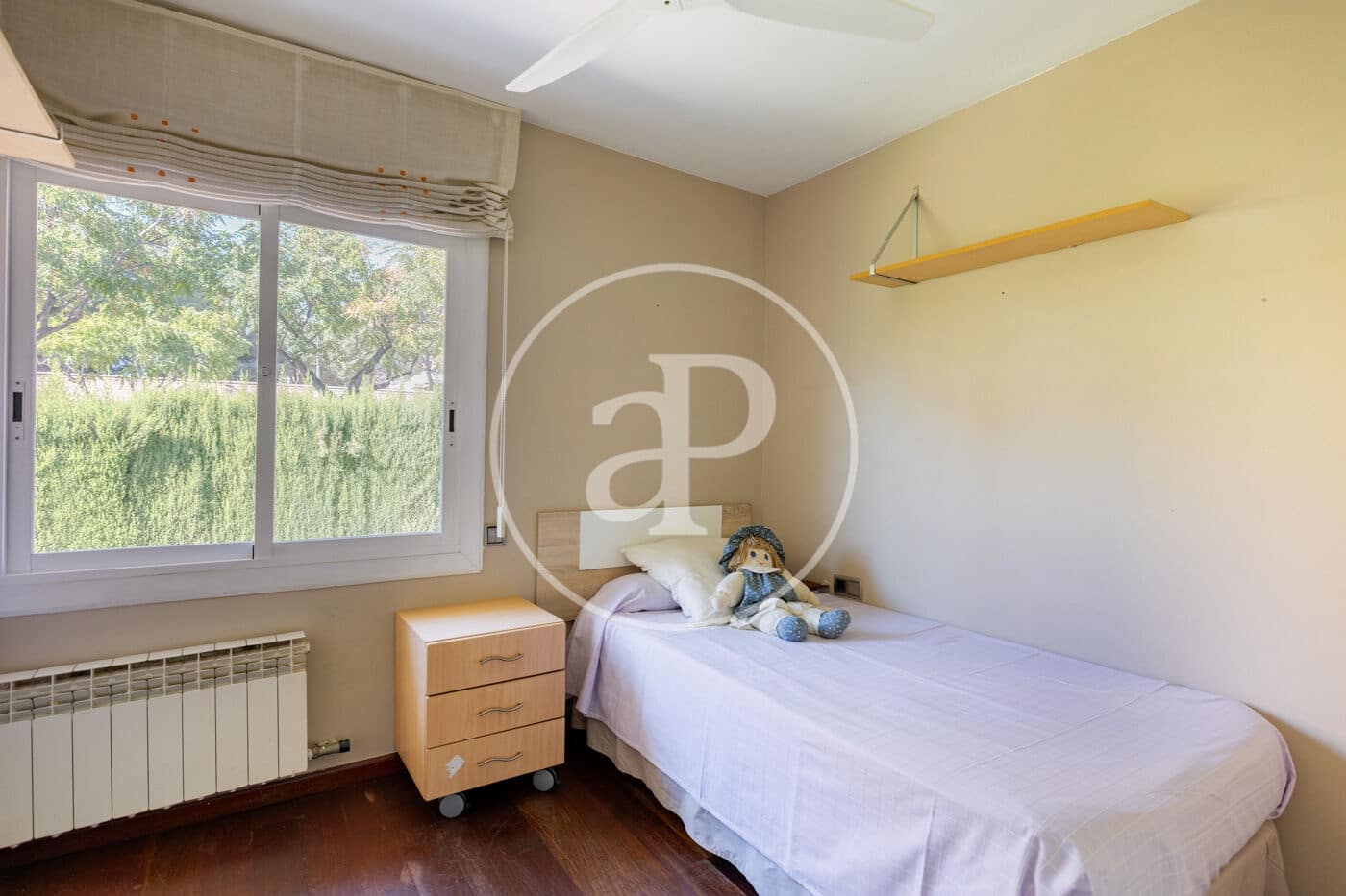 5 bedroom Villa for sale in Sant Feliu de Llobregat with garage - € 895,000 (Ref: 10109616)