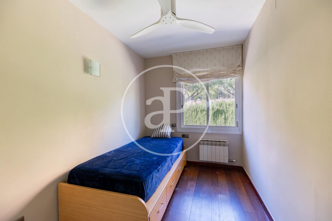 5 bedroom Villa for sale in Sant Feliu de Llobregat with garage - € 895,000 (Ref: 10109616)