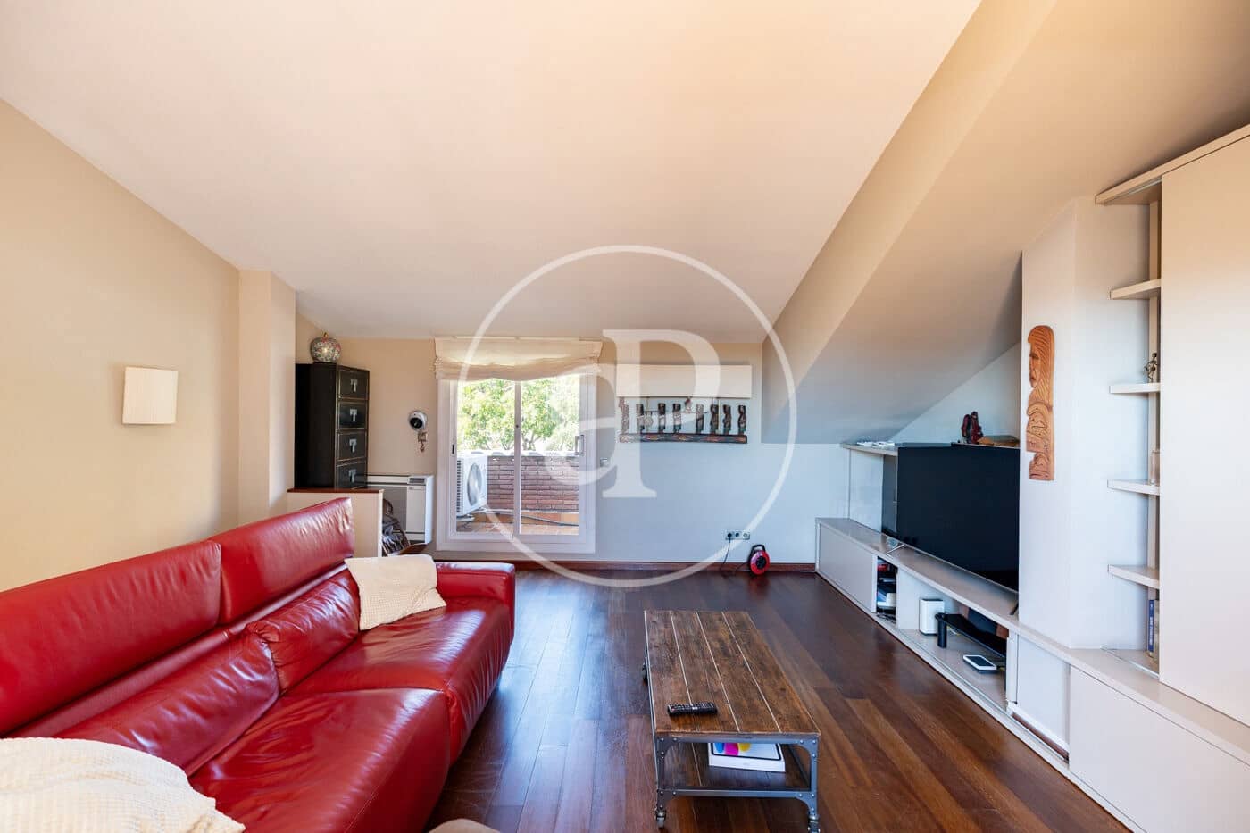 5 bedroom Villa for sale in Sant Feliu de Llobregat with garage - € 895,000 (Ref: 10109616)