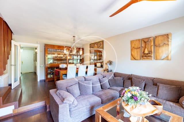 5 bedroom Villa for sale in Sant Feliu de Llobregat with garage - € 895,000 (Ref: 10109616)
