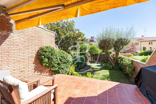 5 bedroom Villa for sale in Sant Feliu de Llobregat with garage - € 895,000 (Ref: 10109616)