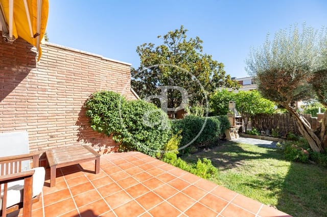 5 bedroom Villa for sale in Sant Feliu de Llobregat with garage - € 895,000 (Ref: 10109616)