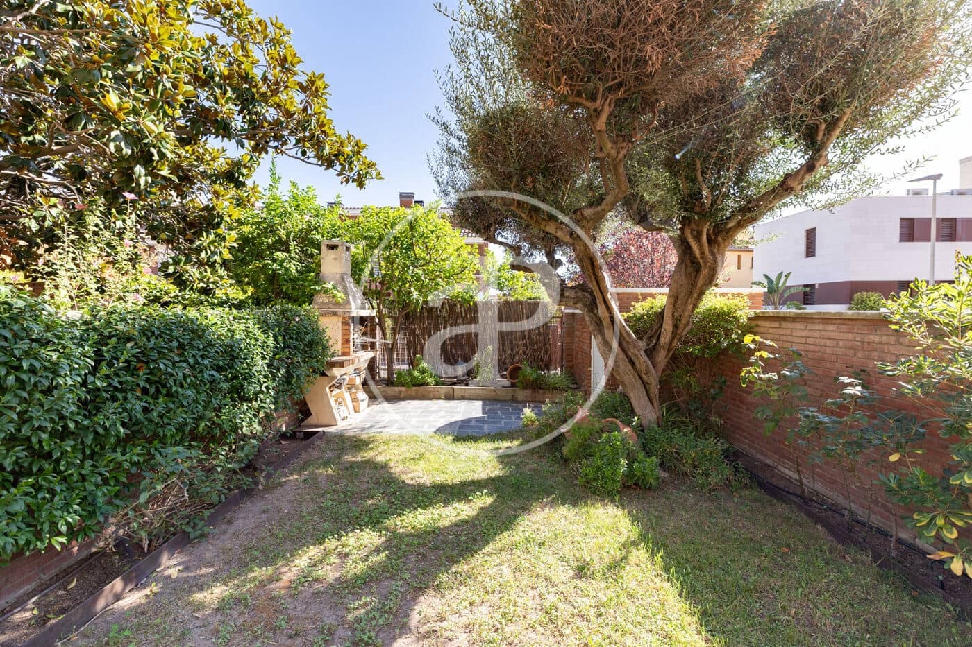 5 bedroom Villa for sale in Sant Feliu de Llobregat with garage - € 895,000 (Ref: 10109616)