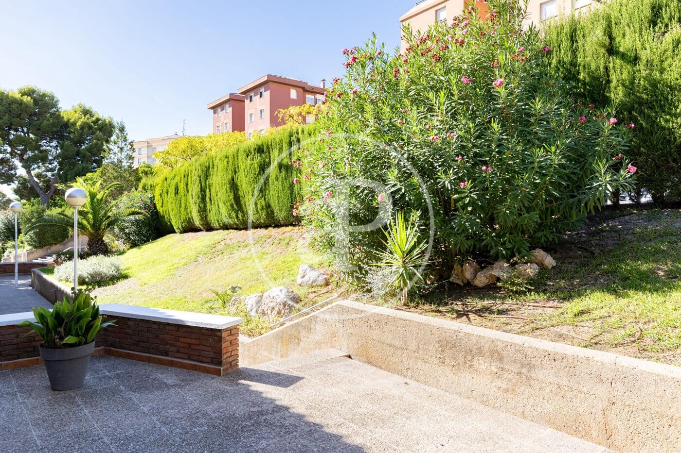 5 bedroom Villa for sale in Sant Feliu de Llobregat with garage - € 895,000 (Ref: 10109616)