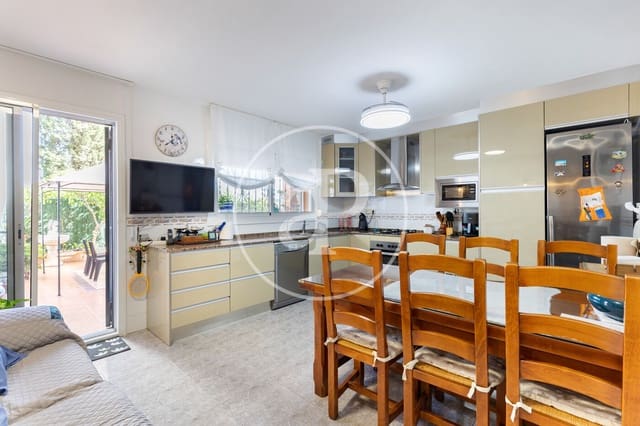 4 Zimmer Villa zu verkaufen in Rubí mit Garage - 455.000 € (Ref: 10109617)