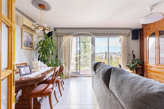 4 Zimmer Villa zu verkaufen in Rubí mit Garage - 455.000 € (Ref: 10109617)