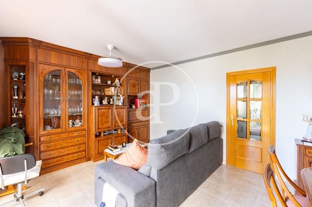 4 Zimmer Villa zu verkaufen in Rubí mit Garage - 455.000 € (Ref: 10109617)