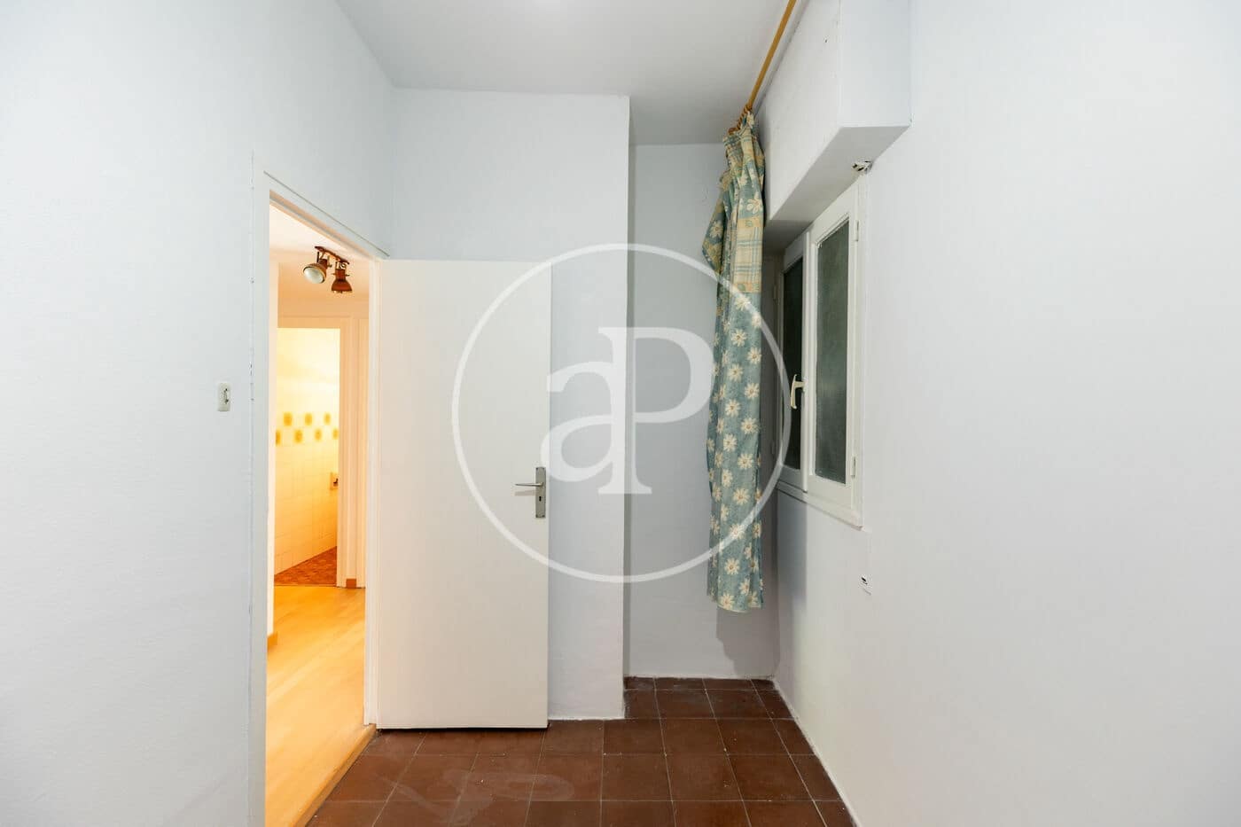 4 bedroom Apartment for sale in Barcelona city - € 370,000 (Ref: 10109619)