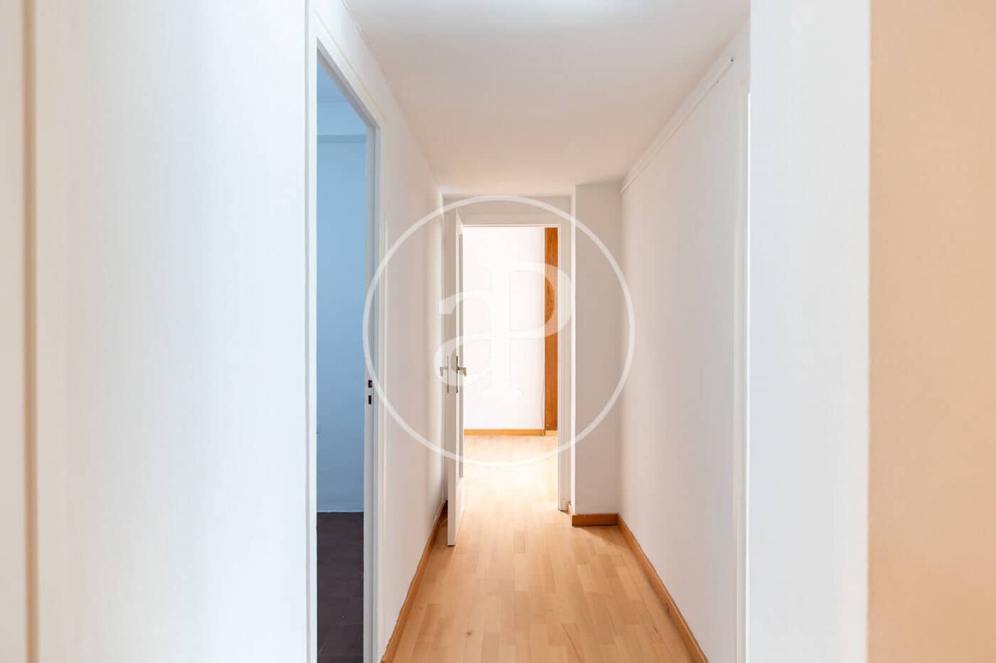 4 bedroom Apartment for sale in Barcelona city - € 370,000 (Ref: 10109619)