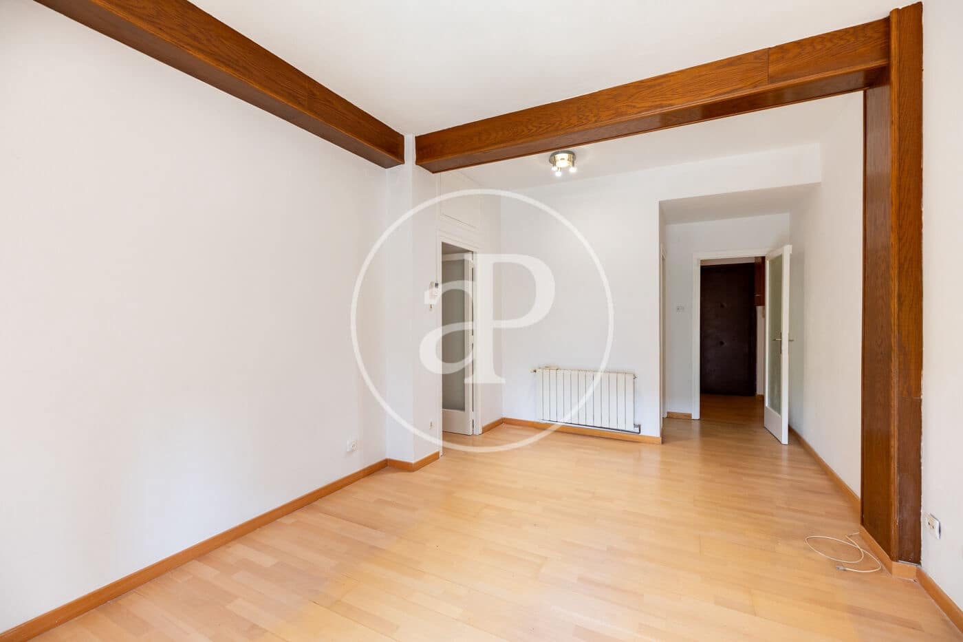 4 bedroom Apartment for sale in Barcelona city - € 370,000 (Ref: 10109619)