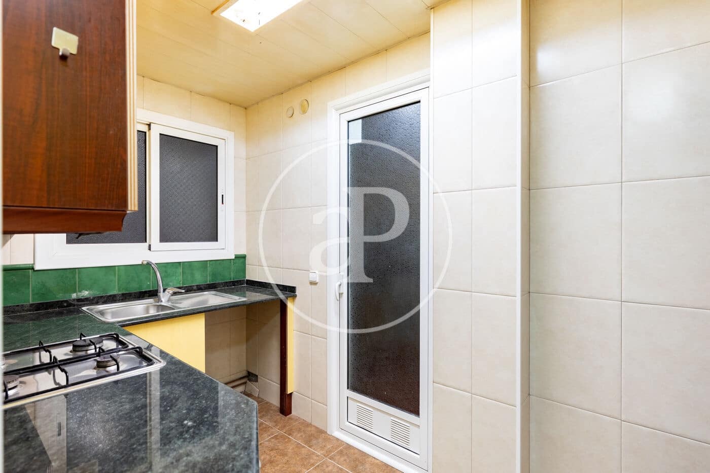4 bedroom Apartment for sale in Barcelona city - € 370,000 (Ref: 10109619)