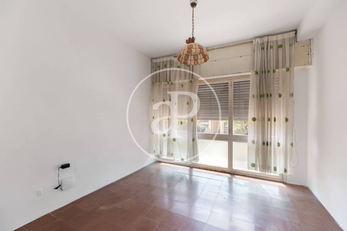 4 bedroom Apartment for sale in Barcelona city - € 370,000 (Ref: 10109619)