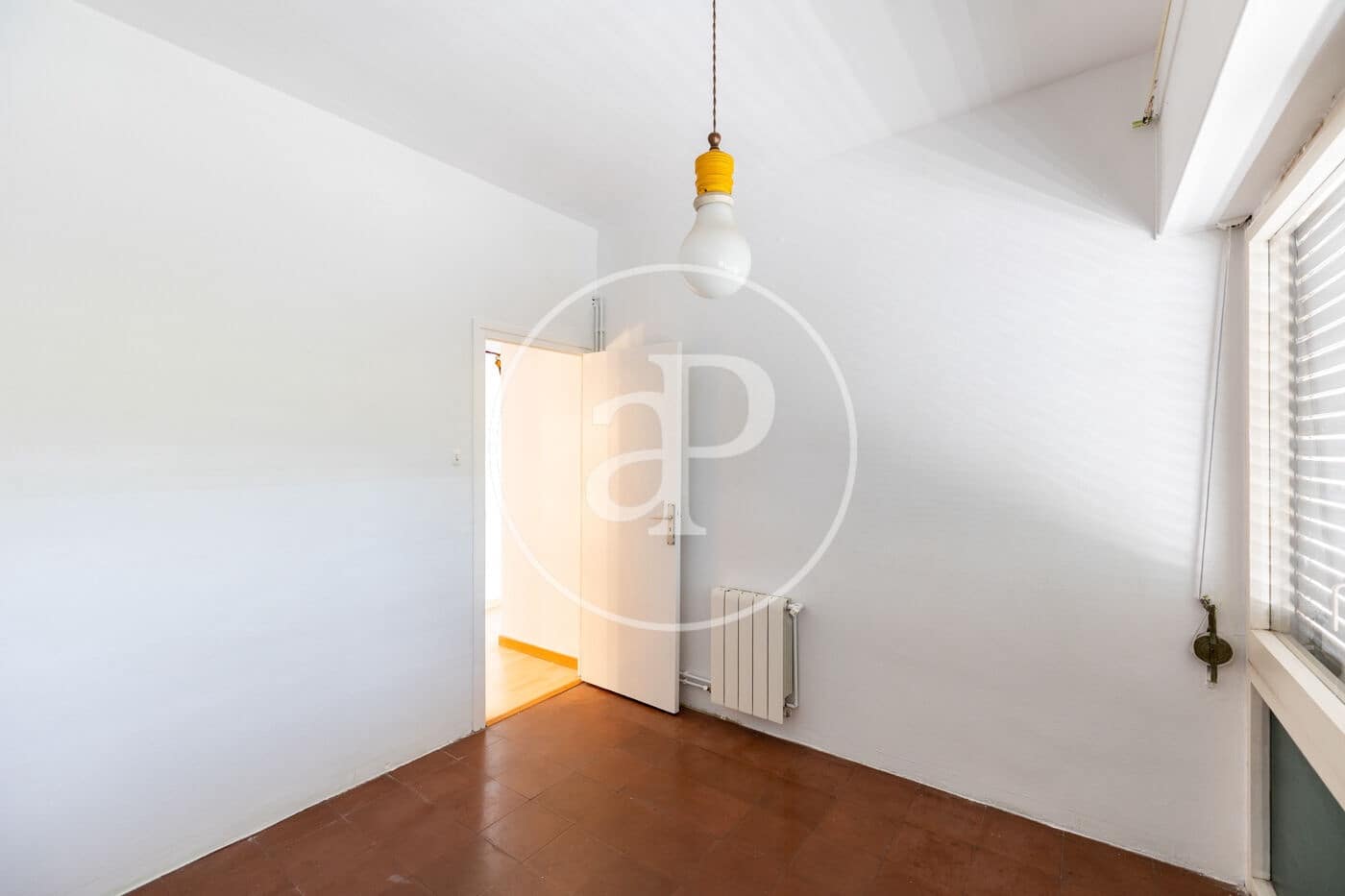 4 bedroom Apartment for sale in Barcelona city - € 370,000 (Ref: 10109619)