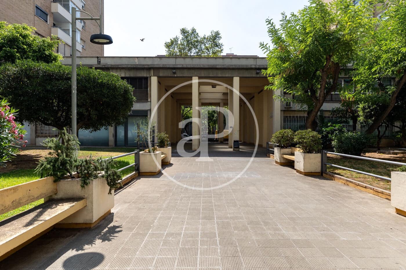 4 bedroom Apartment for sale in Barcelona city - € 370,000 (Ref: 10109619)