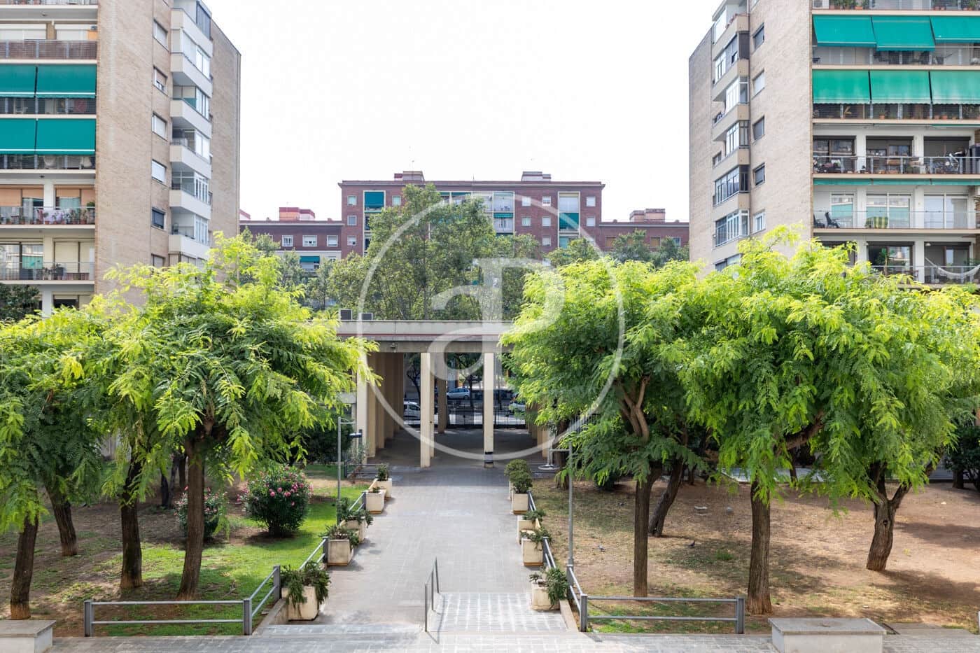 4 bedroom Apartment for sale in Barcelona city - € 370,000 (Ref: 10109619)
