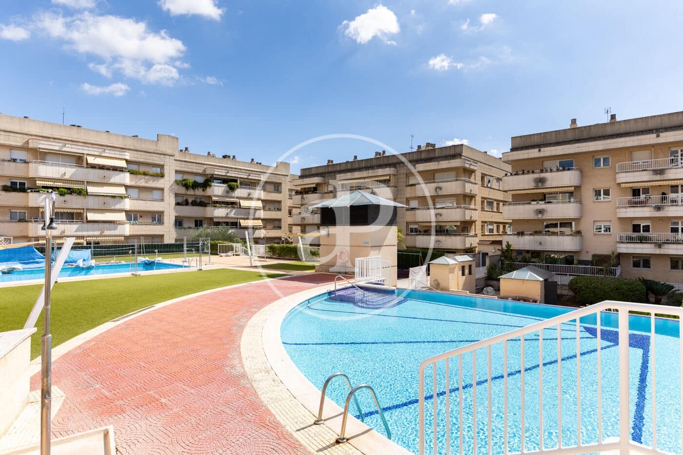 2 soverom Leilighet til salgs i Sant Cugat del Valles med svømmebasseng garasje - € 570 000 (Ref: 10115669)