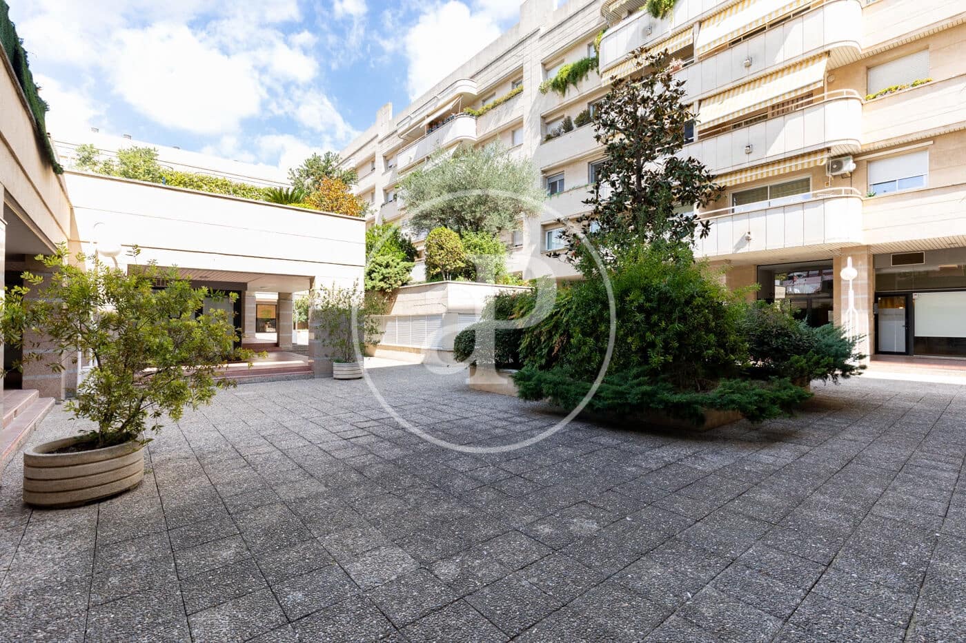 2 soverom Leilighet til salgs i Sant Cugat del Valles med svømmebasseng garasje - € 570 000 (Ref: 10115669)
