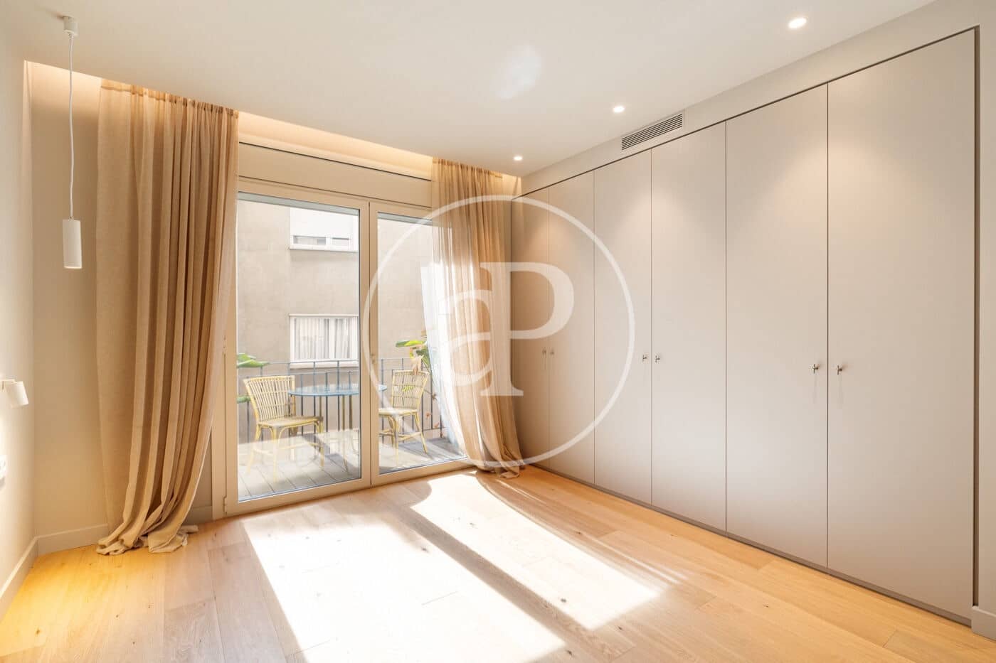 Apartamento de 4 habitaciones en Barcelona ciudad en venta - 1.590.000 € (Ref: 10119940)