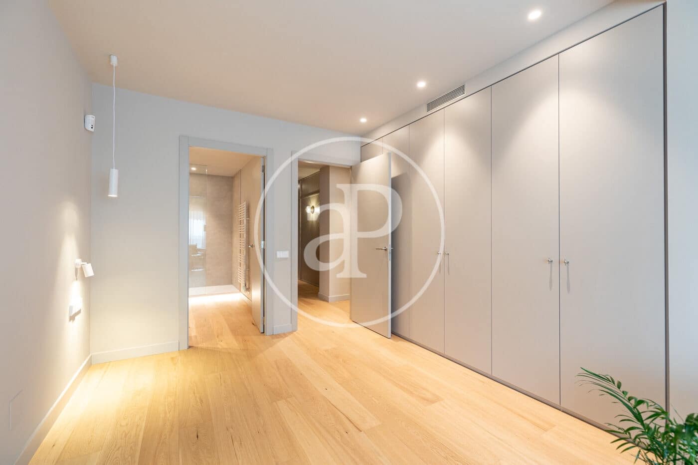 Apartamento de 4 habitaciones en Barcelona ciudad en venta - 1.590.000 € (Ref: 10119940)
