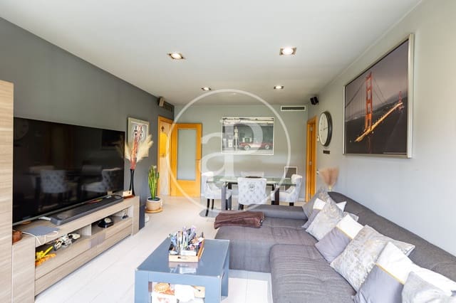 3 quarto Apartamento para venda em El Clot, Barcelona cidade com piscina garagem - 669 000 € (Ref: 10129323)