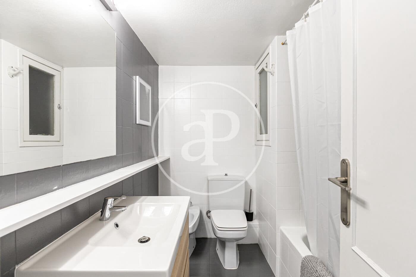 Apartamento de 4 habitaciones en Barcelona ciudad en venta con garaje - 780.000 € (Ref: 10129327)