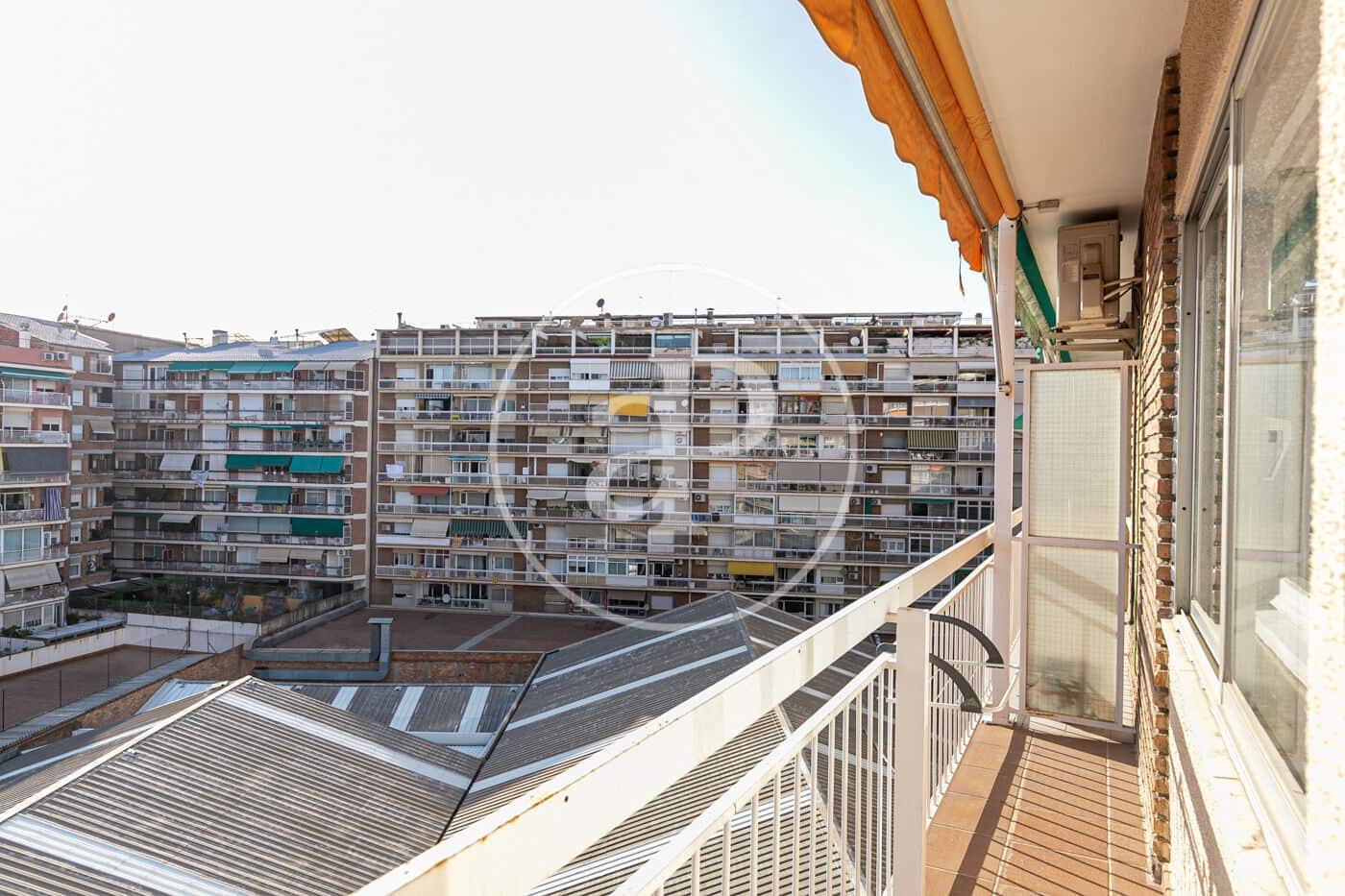 Apartamento de 4 habitaciones en Barcelona ciudad en venta con garaje - 780.000 € (Ref: 10129327)