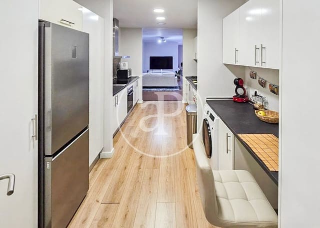 3 slaapkamer Appartement te koop in El Clot, Barcelona stad met garage - € 585.000 (Ref: 10129328)