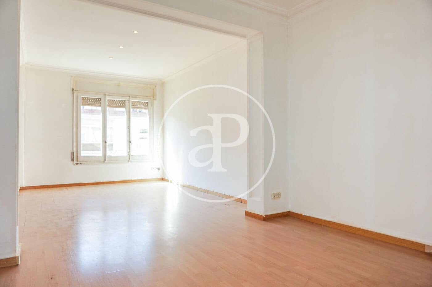 5 quarto Apartamento para arrendar em Barcelona cidade - 2 350 € (Ref: 10131723)