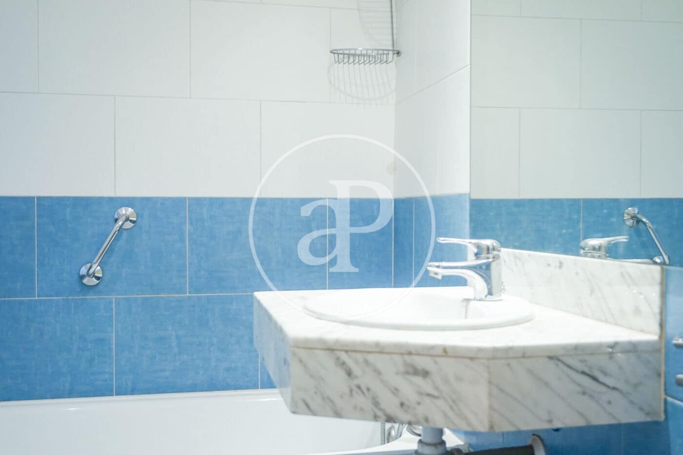 5 quarto Apartamento para arrendar em Barcelona cidade - 2 350 € (Ref: 10131723)