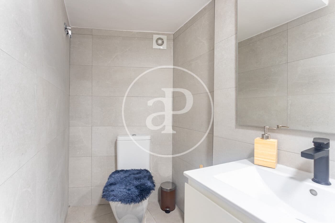 Apartamento de 2 habitaciones en Barcelona ciudad en venta - 379.000 € (Ref: 10131725)