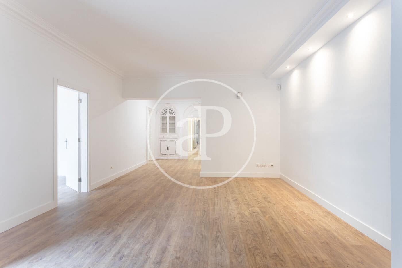 5 bedroom Apartment for rent in Barcelona city - € 5,600 (Ref: 10135974)