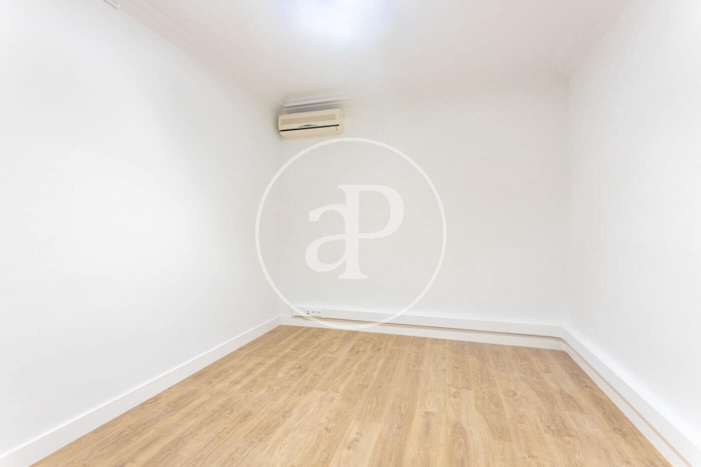 5 bedroom Apartment for rent in Barcelona city - € 5,600 (Ref: 10135974)