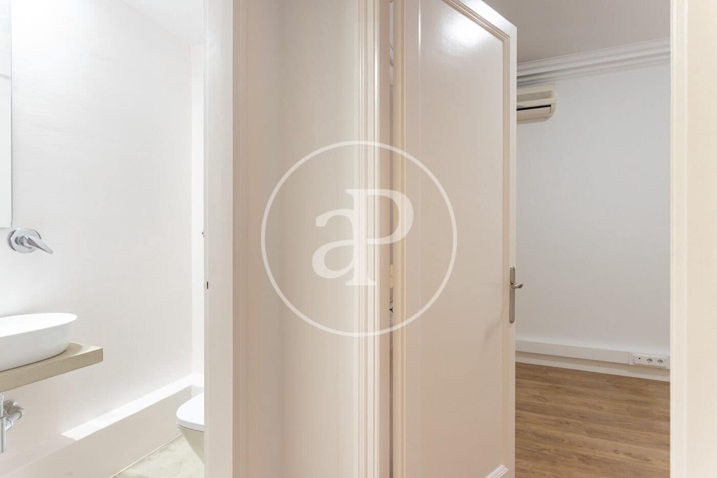 5 bedroom Apartment for rent in Barcelona city - € 5,600 (Ref: 10135974)