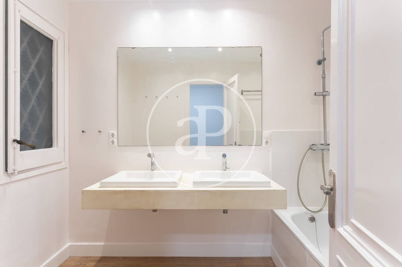 5 bedroom Apartment for rent in Barcelona city - € 5,600 (Ref: 10135974)