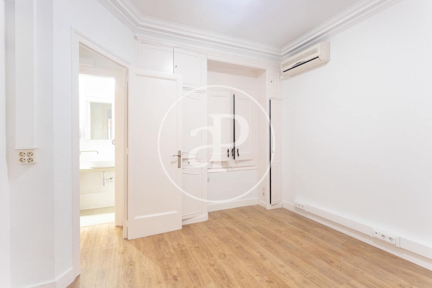 5 bedroom Apartment for rent in Barcelona city - € 5,600 (Ref: 10135974)