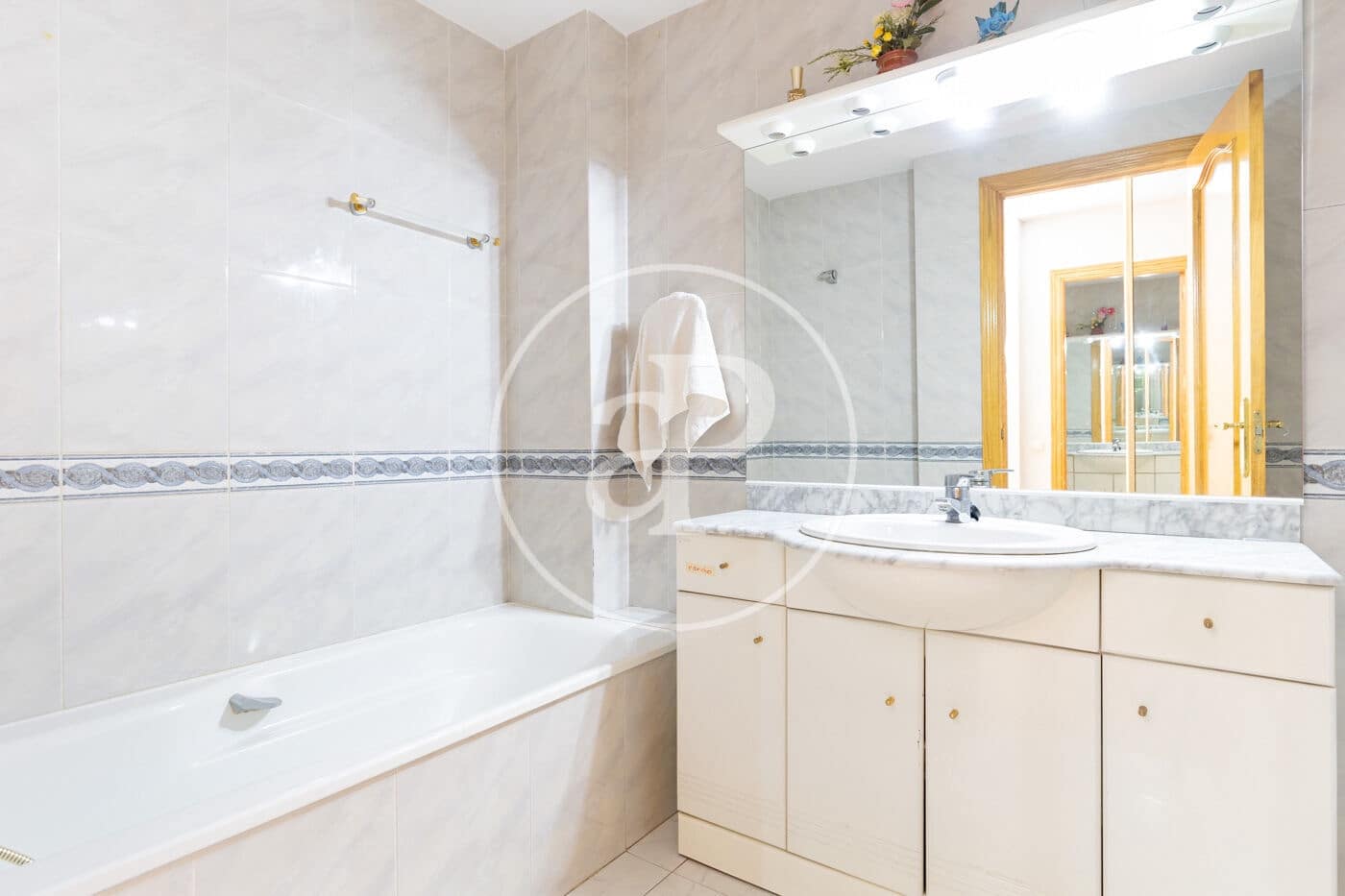 4 slaapkamer Appartement te koop in Cerdanyola del Valles met garage - € 480.000 (Ref: 10142417)