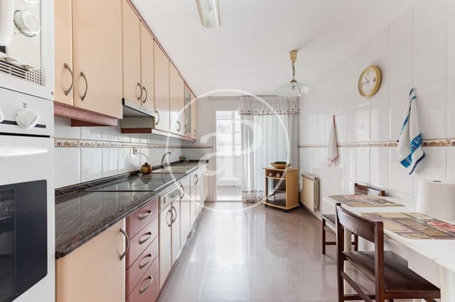 4 camera da letto Appartamento in vendita in Cerdanyola del Vallès con garage - 480.000 € (Rif: 10142417)