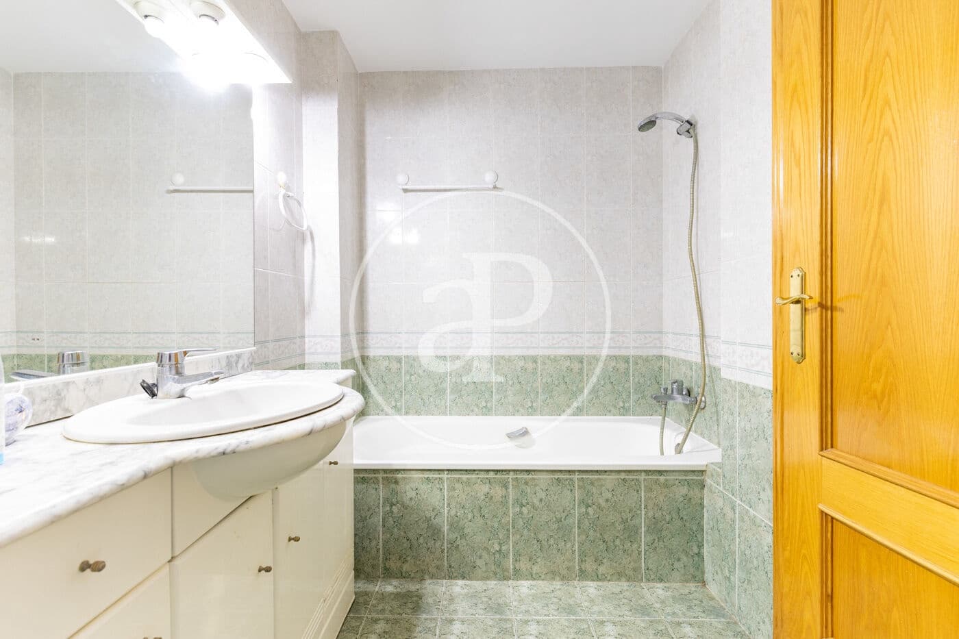 4 slaapkamer Appartement te koop in Cerdanyola del Valles met garage - € 480.000 (Ref: 10142417)