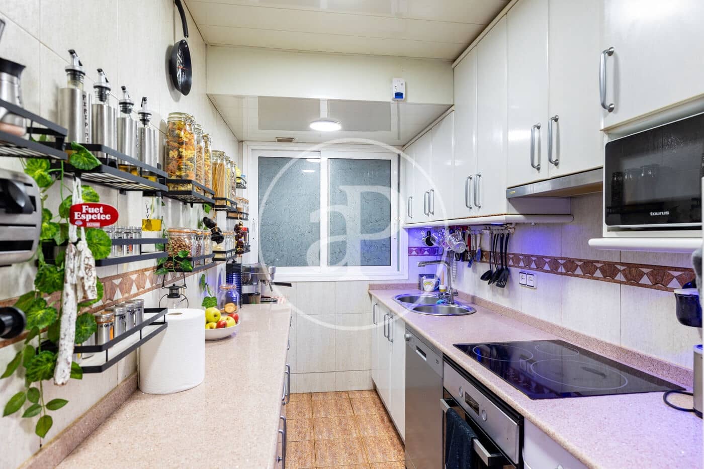 4 soveværelse Lejlighed til salg i Barcelona by - € 595.000 (Ref: 10147034)