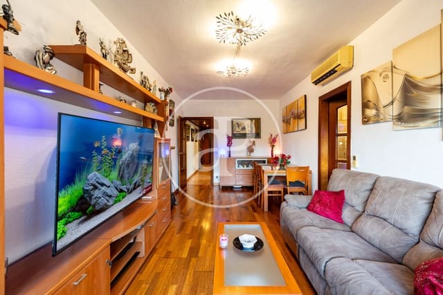 4 soverom Leilighet til salgs i El Poblenou, Barcelona by - € 595 000 (Ref: 10147034)