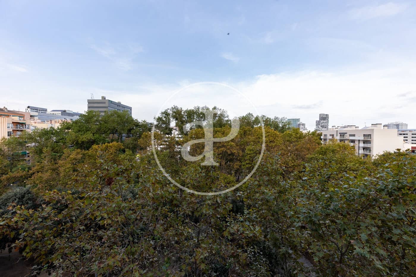 4 soveværelse Lejlighed til salg i Barcelona by - € 595.000 (Ref: 10147034)