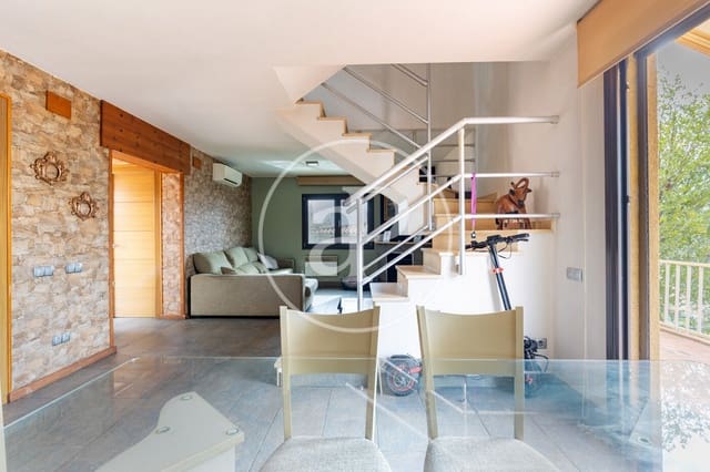 4 sypialnia Willa na sprzedaż w Castellar del Vallès z basenem garażem - 565 000 € (Ref: 10148800)