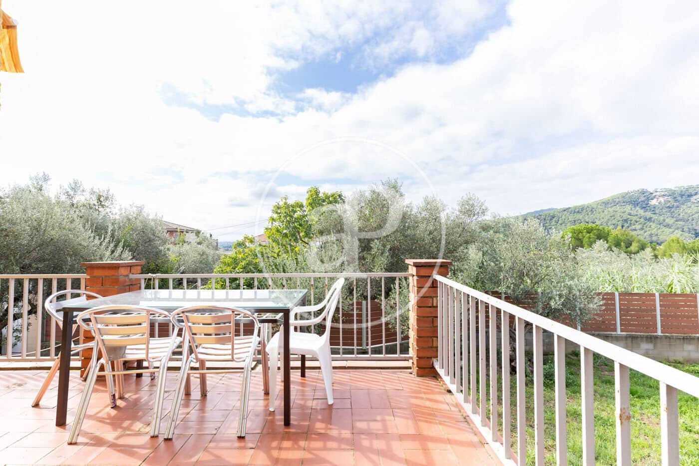 4 sypialnia Willa na sprzedaż w Castellar del Valles z basenem garażem - 565 000 € (Ref: 10148800)