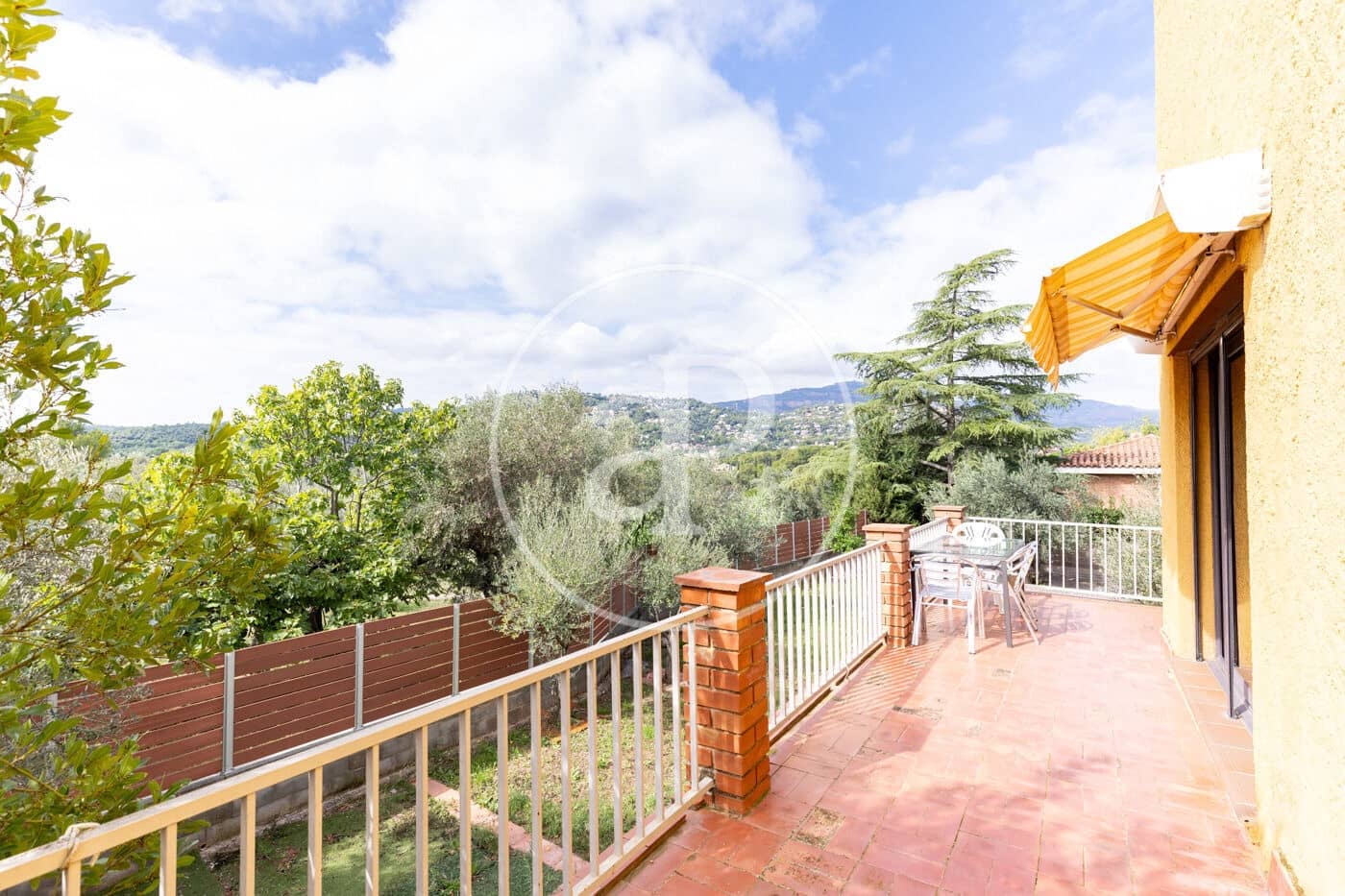 4 sypialnia Willa na sprzedaż w Castellar del Valles z basenem garażem - 565 000 € (Ref: 10148800)